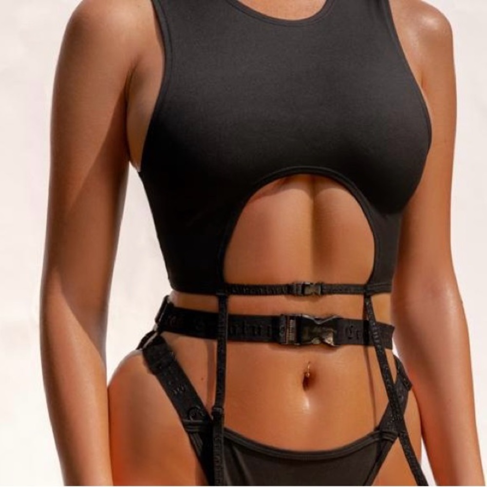 BUCKLE UP GARTER TOP - BLACK